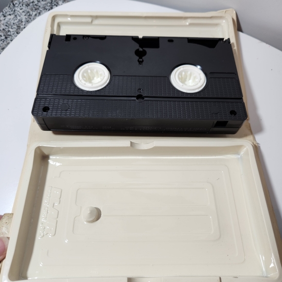 Disney Black Diamond Classics Beauty and the Beast VHS Tape - Picture 10 of 10